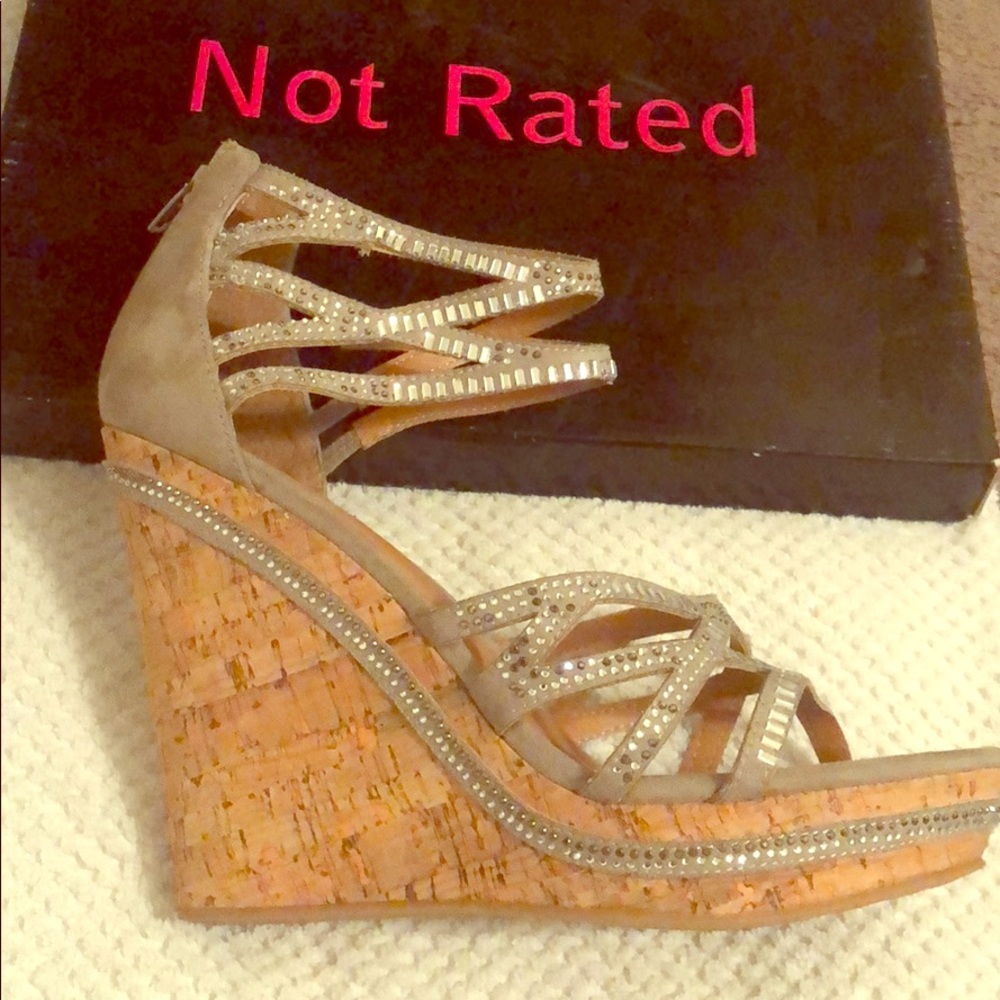 Not rated brand wedge